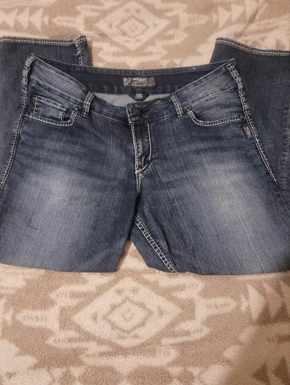 Silver Suki Women's Capri Jeans in Washed Blue Denim